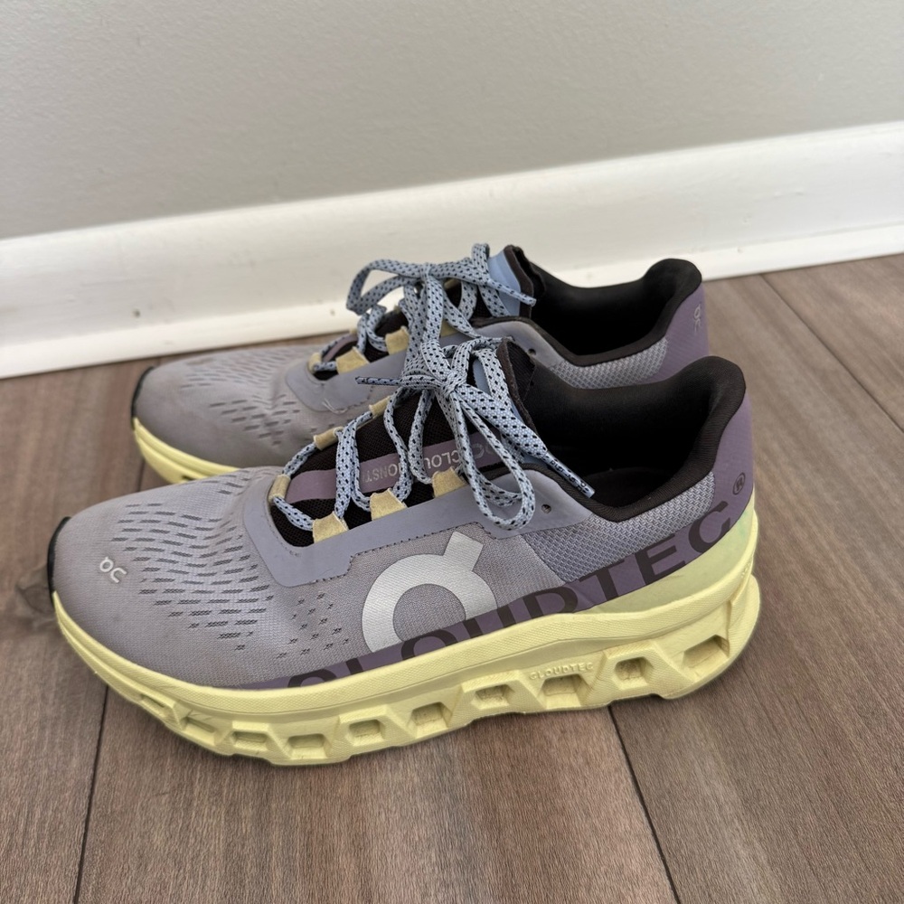 On Running Women's Sneakers in Lavender and Pale Yellow - Picture 5 of 11